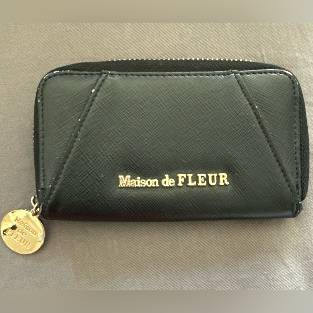 GUC Maison de FLEUR Black Key Holder